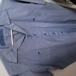 Men's blue button down short sleeves work shirt